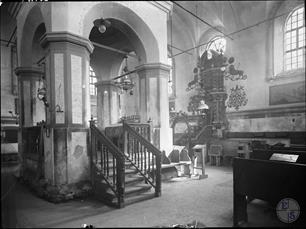 Bimah and Aron Kodesh, 1925 Bimah and Aron Kodesh, 1925