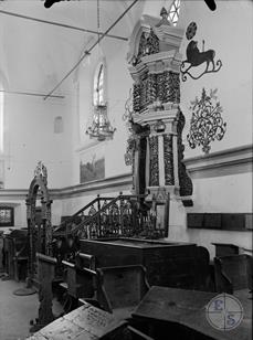 Aron Kodesh and painting of walls, 1939 Aron Kodesh and painting of walls, 1939