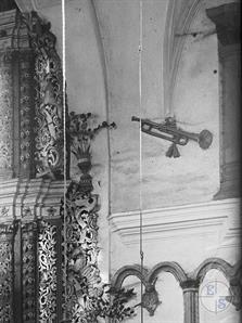 At the top, a deer is visible, below - a bird and another fish -tailed lion At the top, a deer is visible, below - a bird and another fish -tailed lion