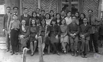 Jewish young people from Melnytsia, 1930. Photo by USC Shoah Foundation, Leia Rog Jewish young people from Melnytsia, 1930. Photo by USC Shoah Foundation, Leia Rog