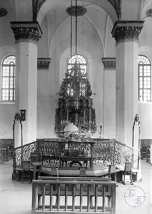 Bimah and Aron kodesh, 1930s Bimah and Aron kodesh, 1930s