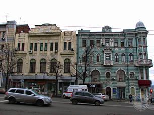 Азовско-Донской коммерческий банк (слева), архитектор Бекетов. Справа - дом Успенского собора Азовско-Донской коммерческий банк (слева), архитектор Бекетов. Справа - дом Успенского собора