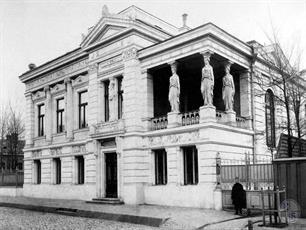 В 1920-х гг. пропали эти замечательные кариатиды В 1920-х гг. пропали эти замечательные кариатиды