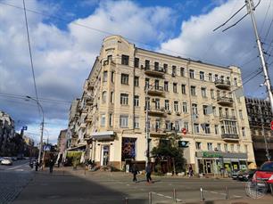 Угол Саксаганского и Большой Васильковской Угол Саксаганского и Большой Васильковской
