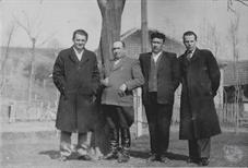 Онок, 1960-е гг. Второй слева - еврей Антон Вайс, председатель колхоза "Звезда" Онок, 1960-е гг. Второй слева - еврей Антон Вайс, председатель колхоза "Звезда"