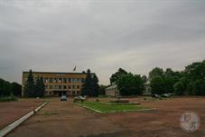 Поселковый совет и центральная площадь Поселковый совет и центральная площадь