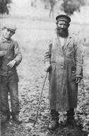 Сторож синагоги в Ружине, 1912. Фото экспедиции Ан-ского Сторож синагоги в Ружине, 1912. Фото экспедиции Ан-ского